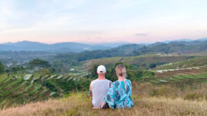 Misunderstanding Turns Into a Happy Ending Tour with Flores Magnifique