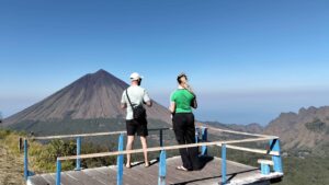 Misunderstanding Turns Into a Happy Ending Tour with Flores Magnifique